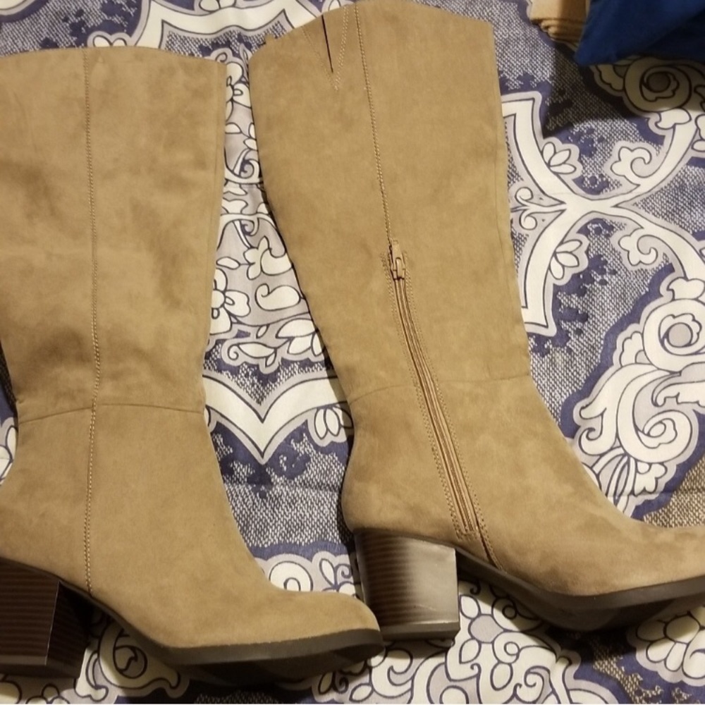 2/$20 Reposh! Super cute but didn’t fit!